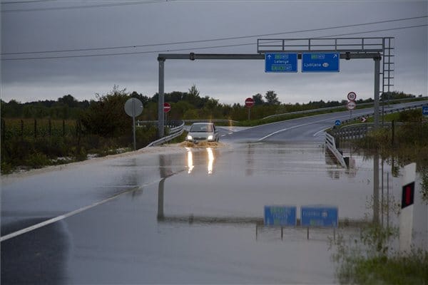 Kitelepítések, útelöntések - Nyugaton a víz az úr