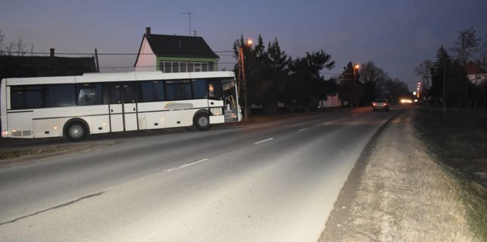 Eljárás indult a buszsofőr ellen, aki akkorát fékezett, hogy összetörte magát egy utas