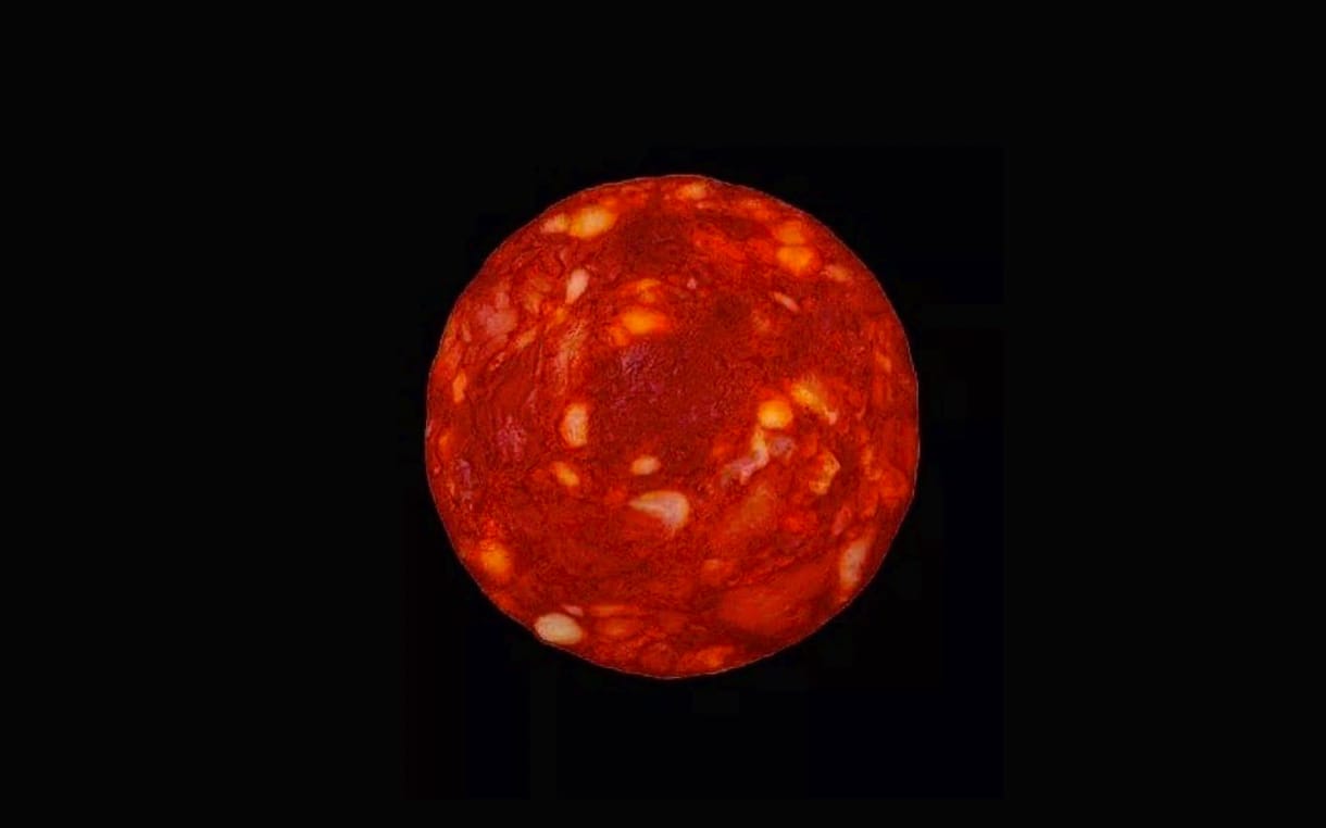 Kiderült, hogy valójában egy szelet kolbász van a képen, amit a Proxima Centauri fotójaként tett közzé egy tudós