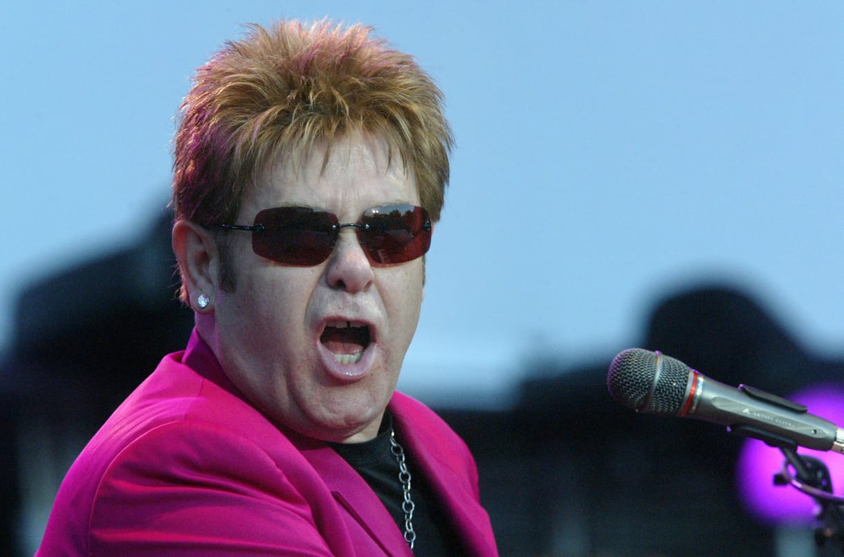 Képmutatással vádolja a Vatikánt Elton John