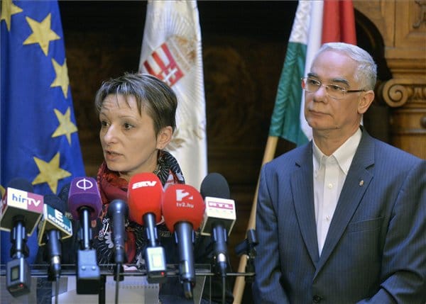 „Bútorcsere a kuplerájban”: reagált az ellenzék Czunyiné távozására