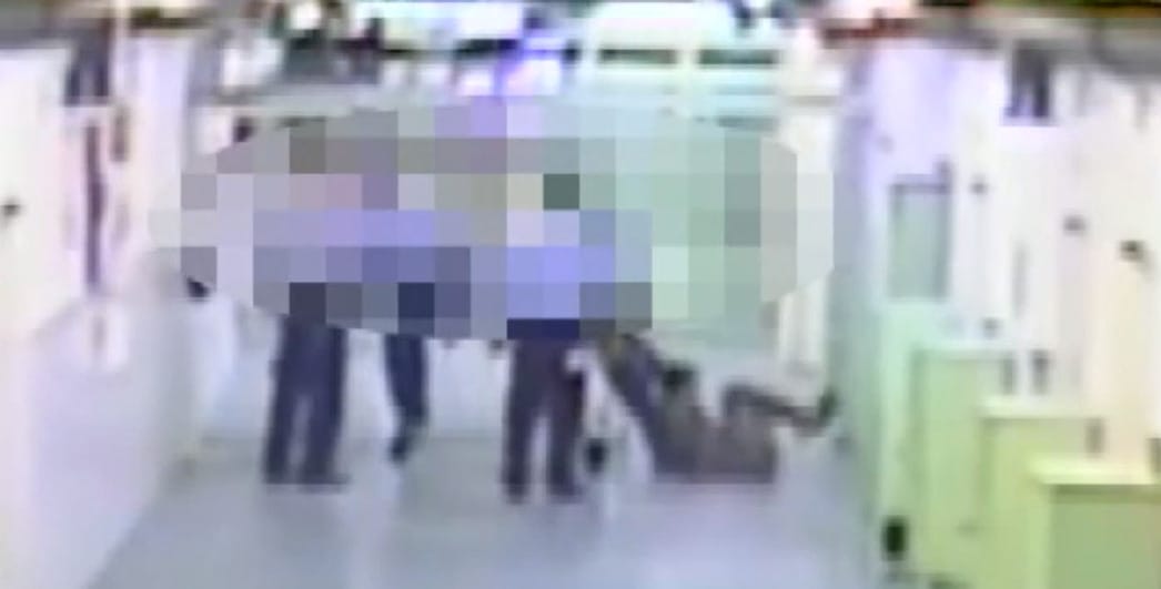 Videó bizonyította, hogy megvertek egy rabot Sopronkőhidán, kártérítést kapott