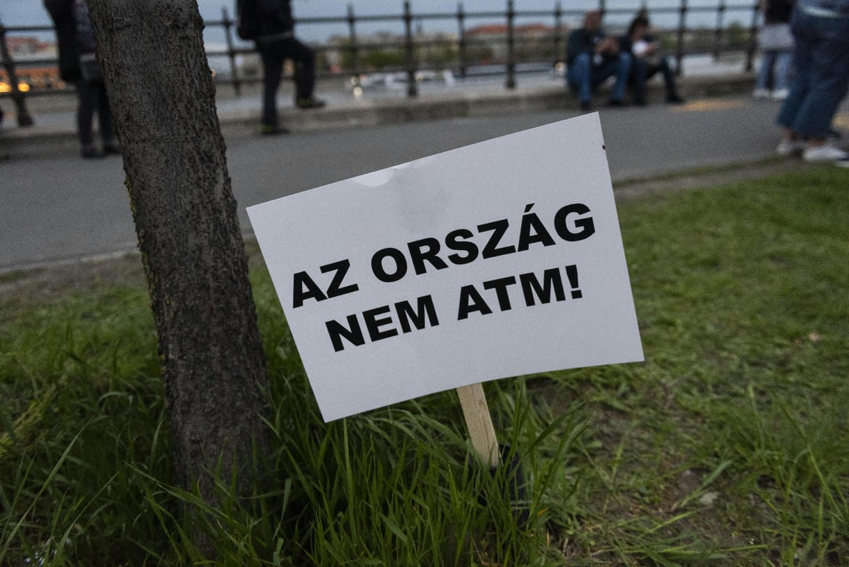 Révész Sándor: Don't give money to the Fidesz!