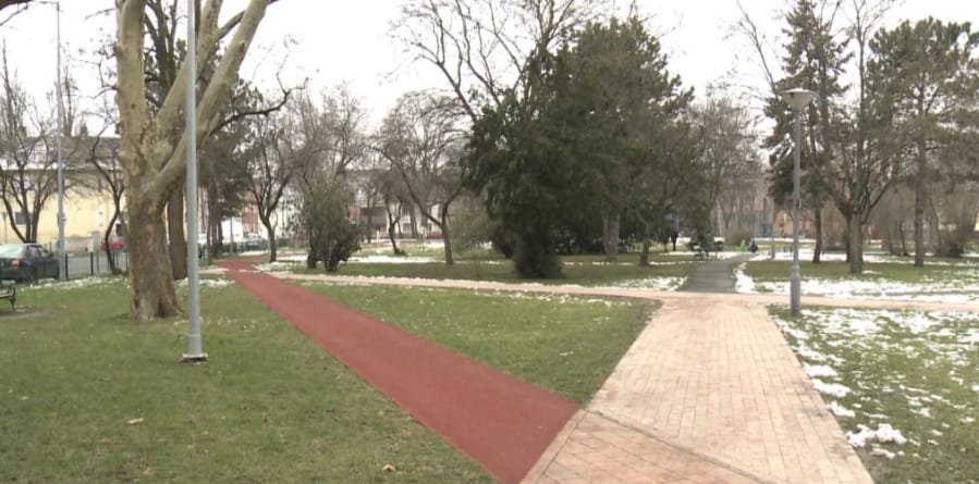 Meztelen emberek kergettek meg egy hazafelé tartó fiút Győrben