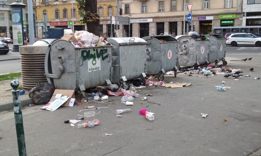 Egymást hibáztatják a felelősök, míg mi a szemétben gázolunk Budapesten