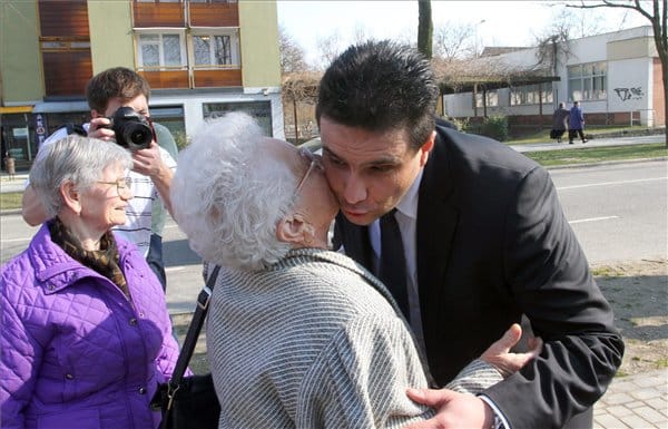 Barcikai szoci gyűlés: „primitív, pártos, részrehajló, porszagú iromány”