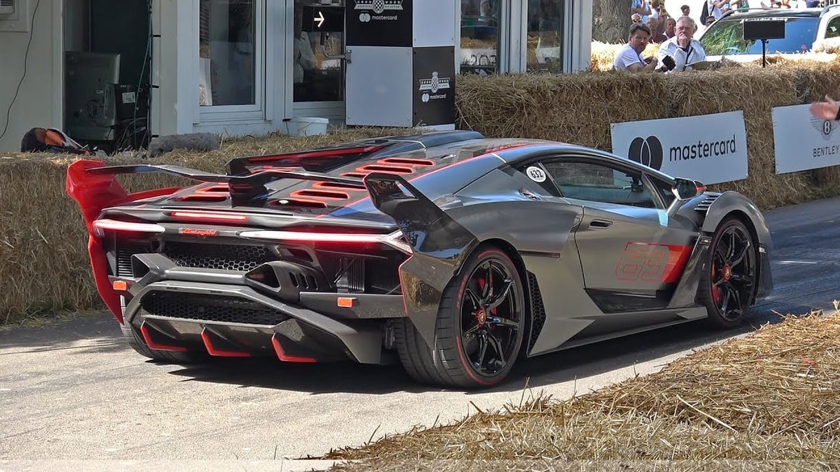 Nagyjából 2 milliárd forintba kerülhet ez a egyedi, 800 lóerős Lamborghini - videó