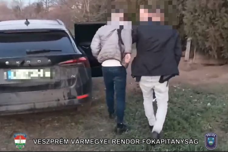 Hamisított belépőjegyekkel csaló párt fogott el a rendőrség