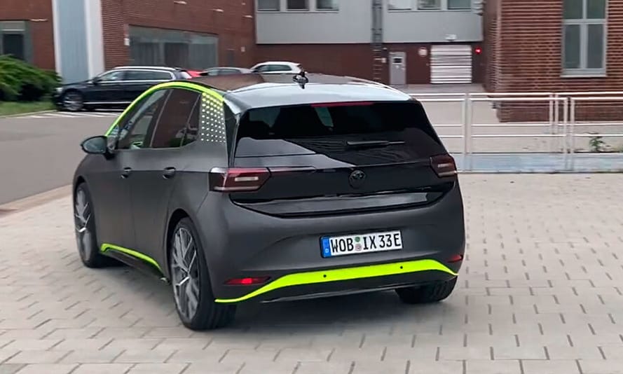 Driftelni is lehet a VW 333 lóerős izgalmas új villanyautójával