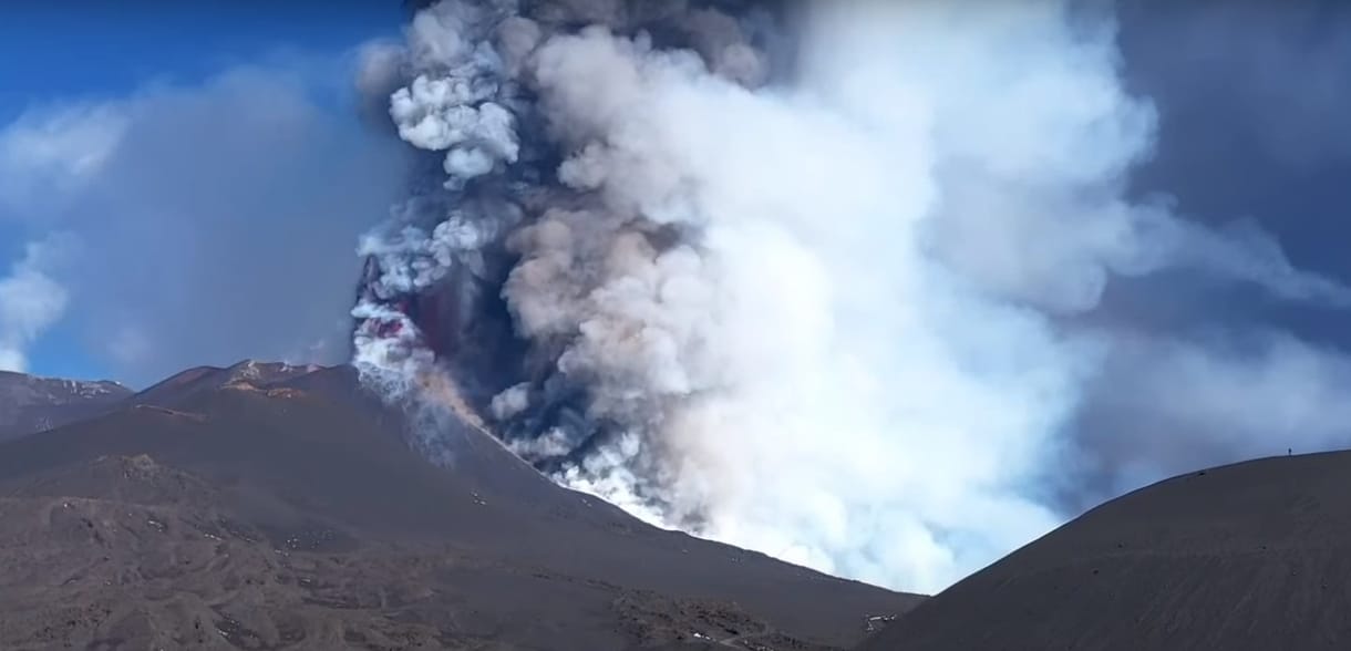 Elképesztő drónfelvétel készült az Etna kitöréséről