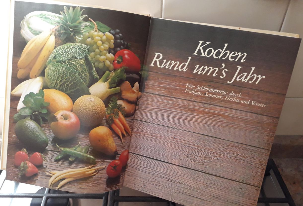 Megsértődtek a Balatonra, Párizsba indultak a keletnémetek – 1990. július 15.