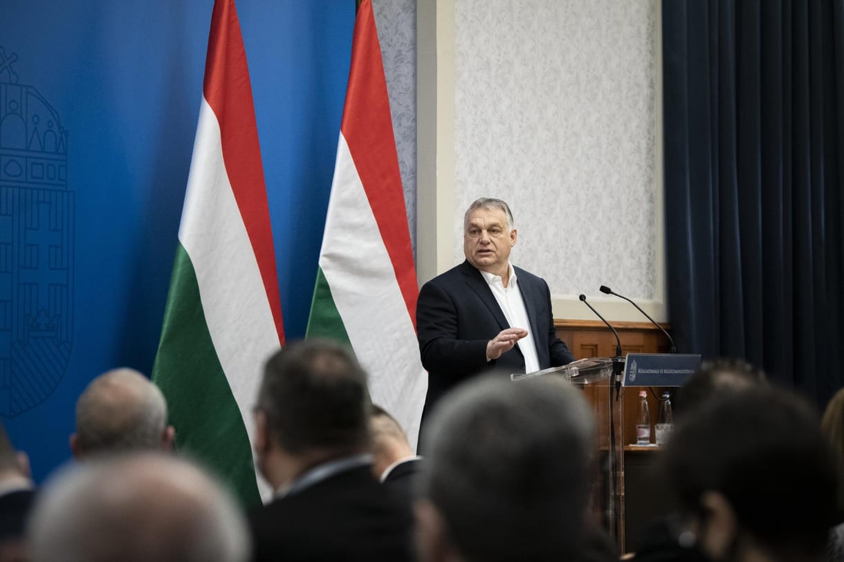 Orbán: Sem fegyvert, sem katonát nem küldünk Ukrajnába