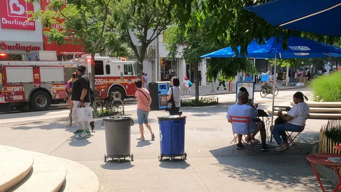 Érdekes kísérlet: guruló robotkukák kóboroltak New Yorkban, így figyelték meg a kutatók, hogyan is viselkednek az emberek, ha ilyesmit látnak