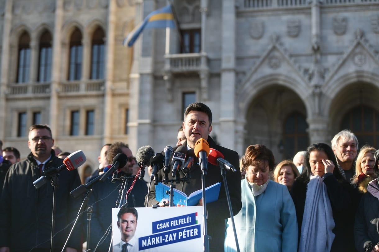Az év legfontosabb kérdése: Mi lesz, ha az ellenzék szűken nyeri a választást?