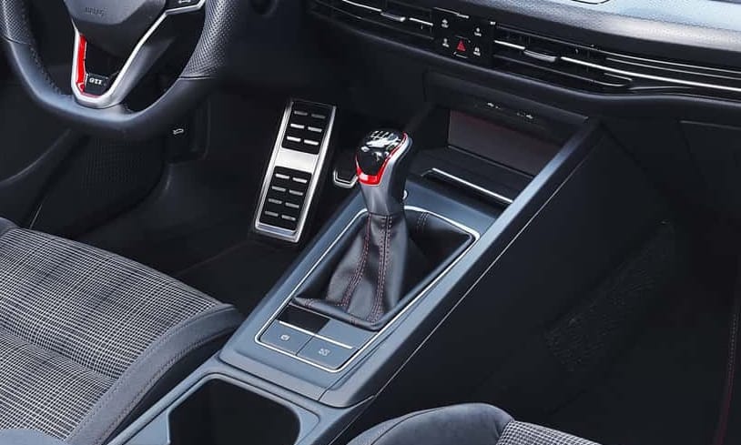 40 év után stílusosan búcsúzik a kéziváltós VW Golf GTI