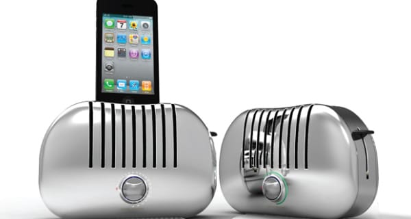 A nap kütyüje – iPhone a kenyérpirítóban