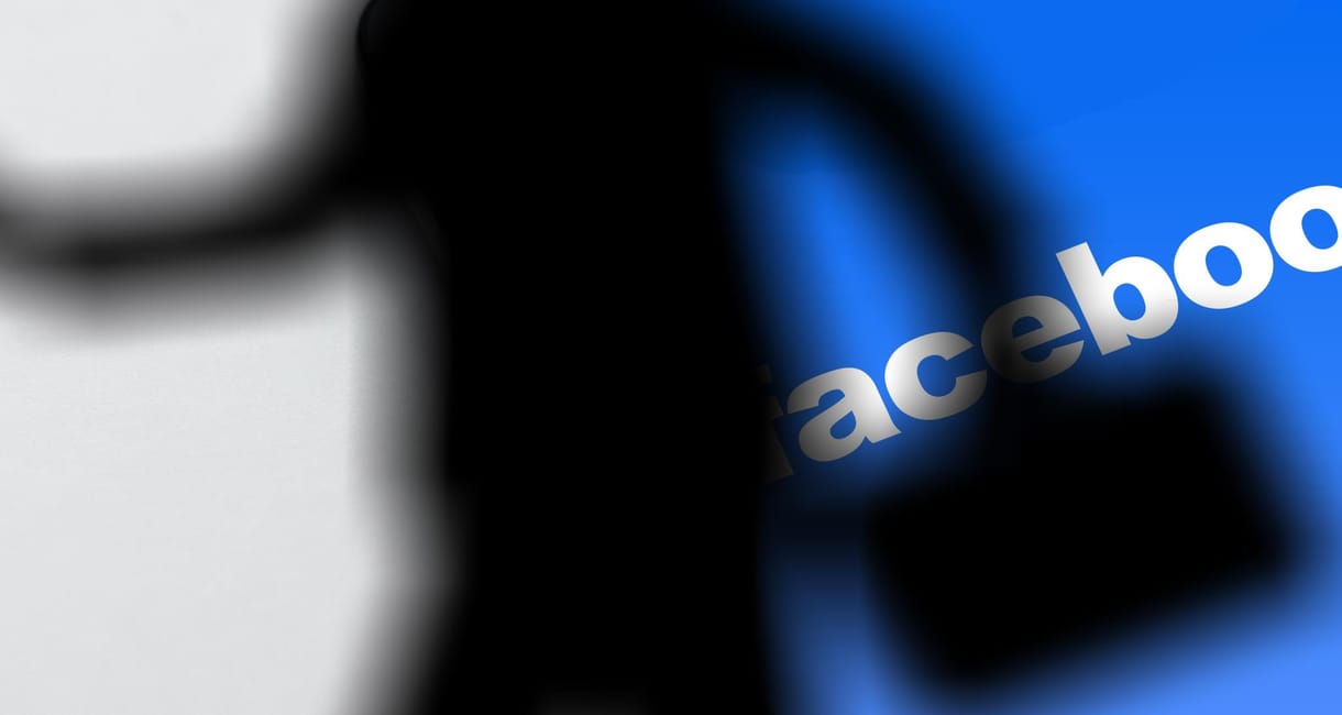 Fake/Nem fake: bezár a Facebook, s már dúl a világháború?