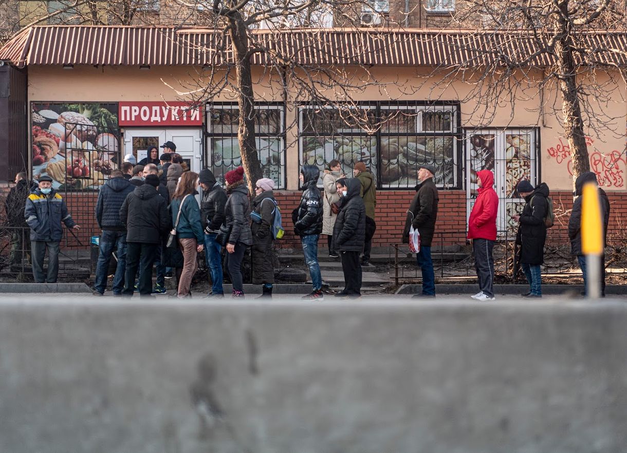 Fotók Kijevből - amikor még civilek is, nem csak katonák voltak az utcákon