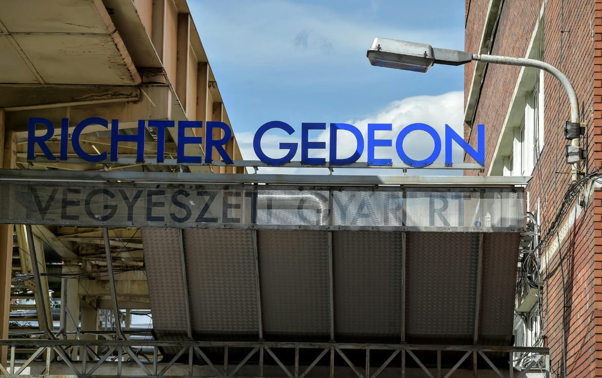 Erősen kezdte az évet a Richter, a forint és a rubel esése is sokat számított