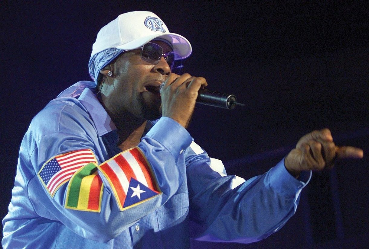 Mi a különbség R Kelly és a katolikus egyház között?