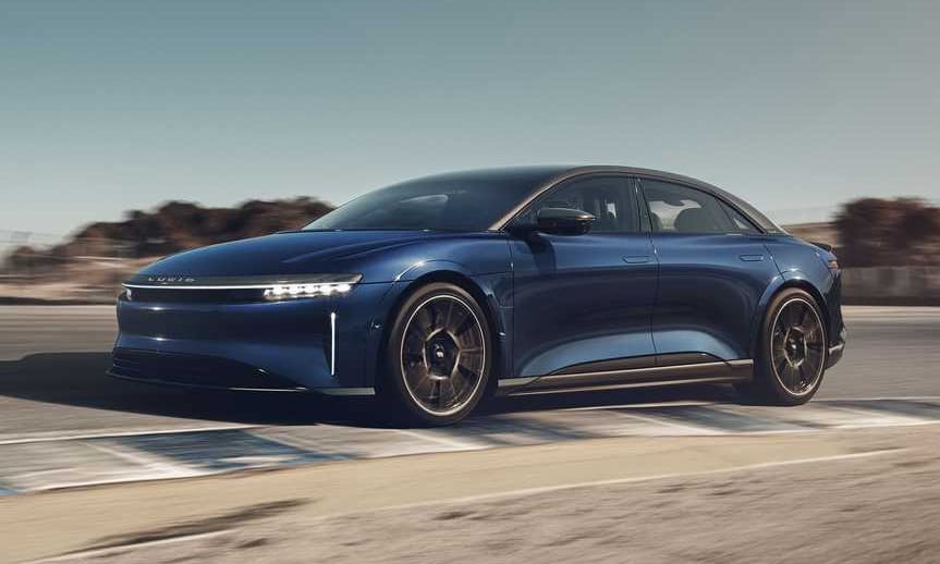 A legdurvább Tesla Model S-t is legyorsulja a Lucid új családi autója