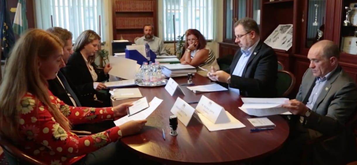 Maffia, tolvaj, lakásmutyi – ezeket a szavakat blokkolta Ferencváros volt fideszes önkormányzata a Facebookon