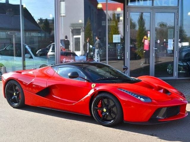 Már az eredeti ár tripláját éri a LaFerrari