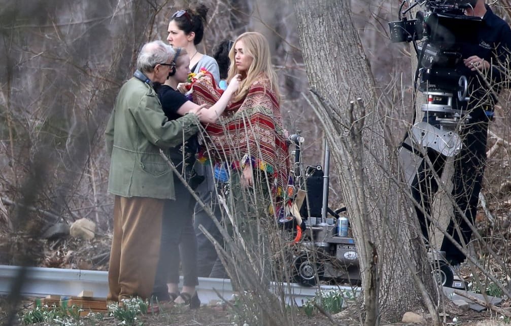 Önmagát parodizálja Woody Allen a Miley Cyrusszal készülő sorozatában
