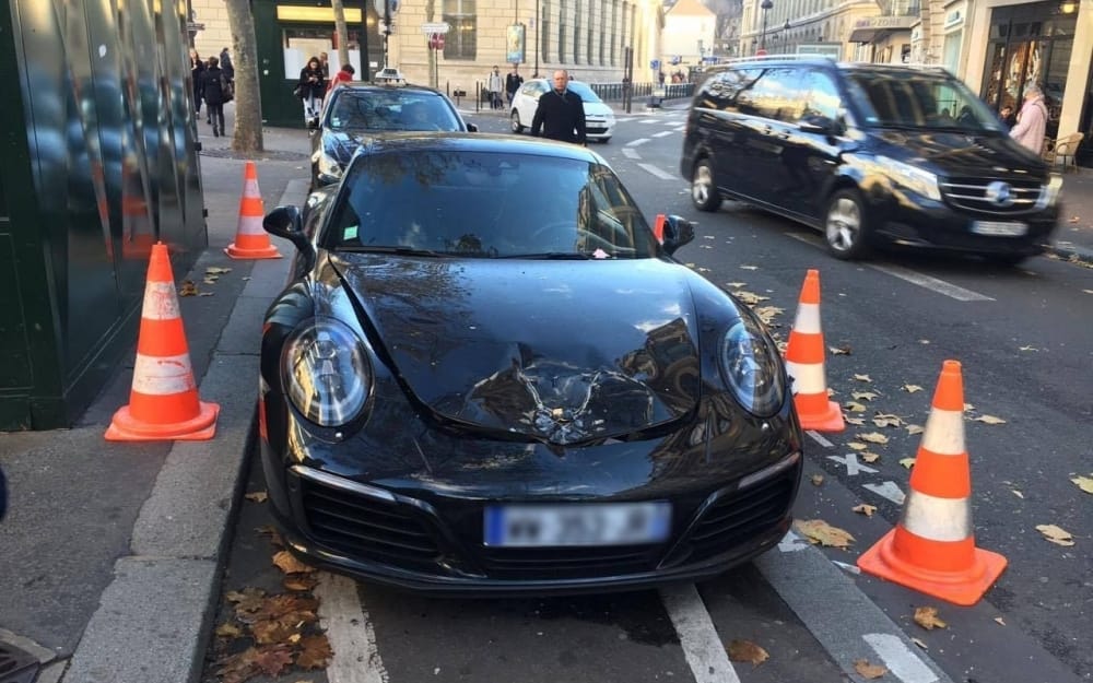 Örök leckét kapott a szabálytalan parkolásért ez a szegény Porsche
