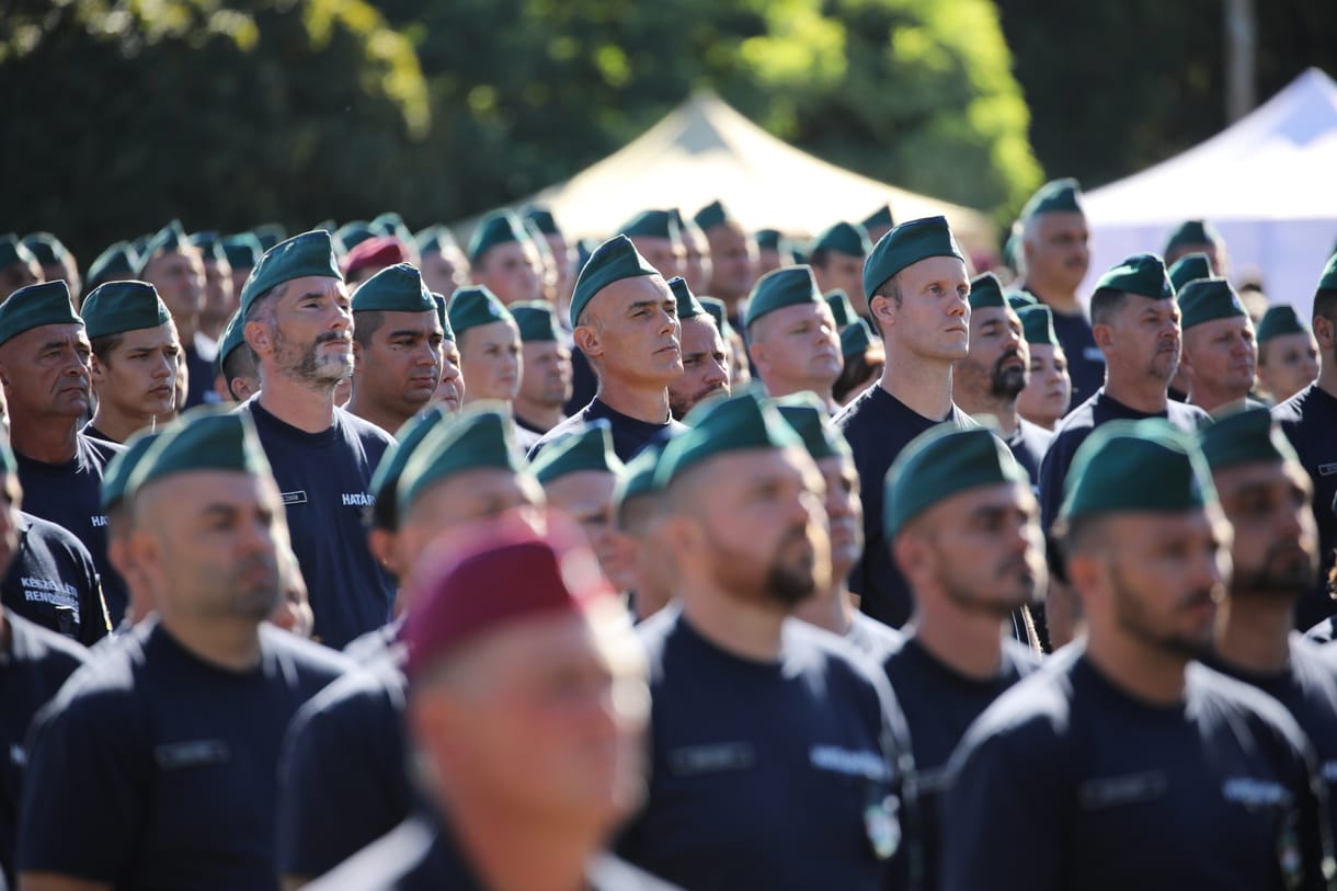 Embercsempész akart belépni a határvadászokhoz, de kiszűrte a Nemzeti Védelmi Szolgálat