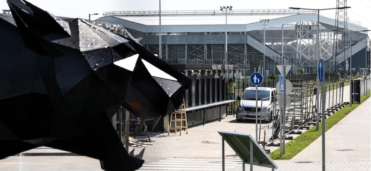Stadionavatás Szegeden: 14 milliárdból ugrik a püspök fekete párduca