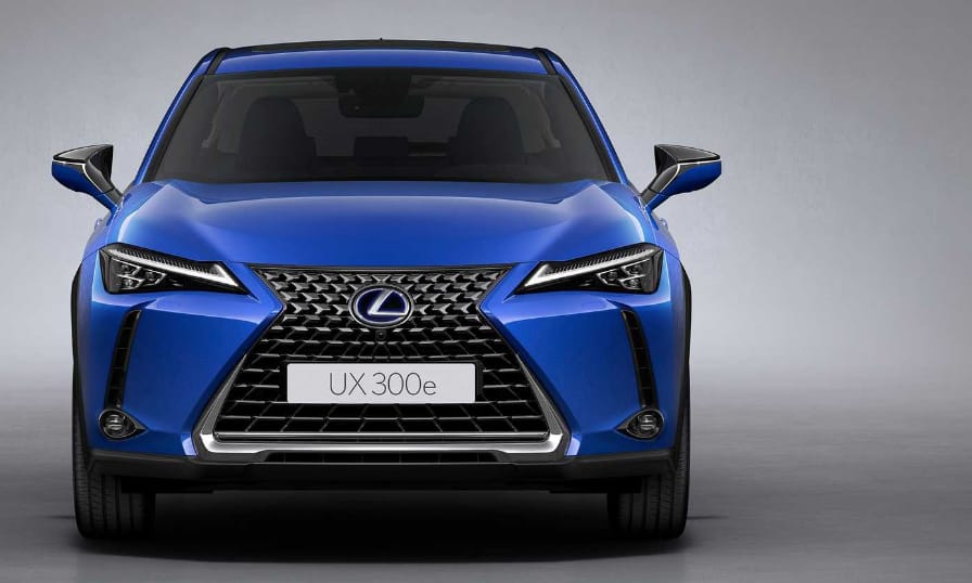 A Lexus is beállt a sorba, itt az első villanyautója
