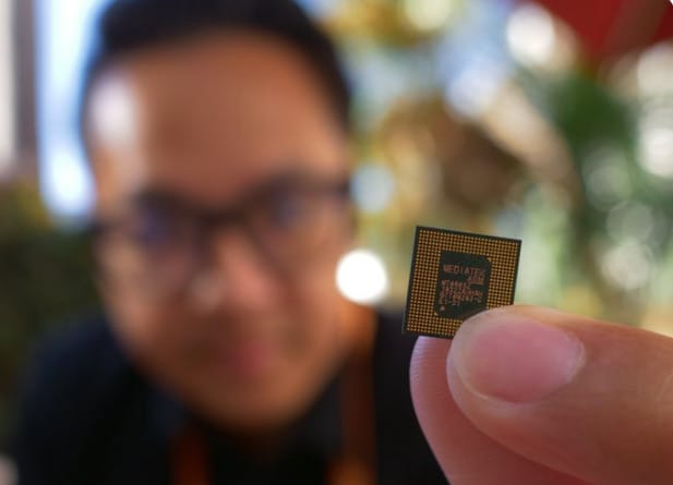 Megvan, mikor jön az olcsóbb telefonokba is az 5G