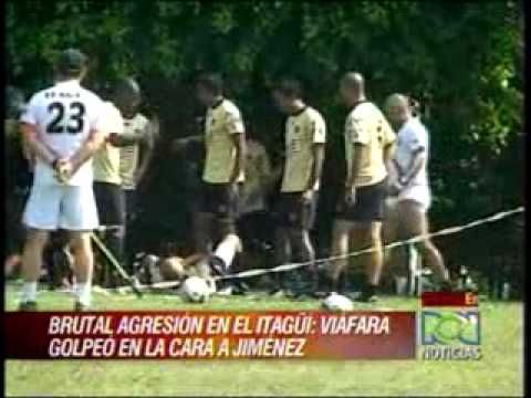 Videó: arcba rúgta csapattársát, aki három helyen szenvedett törést