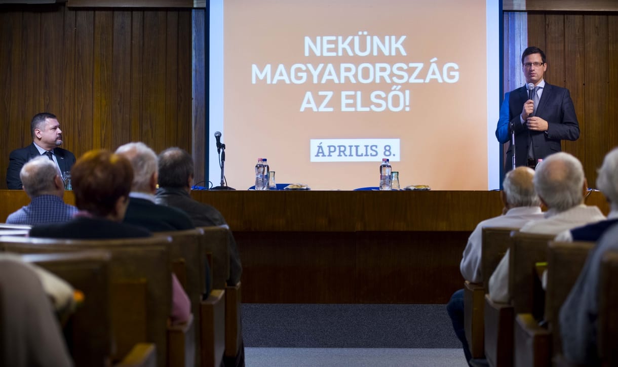 Fideszes fórumon magyarázták, miért jó diktátor Orbán Viktor