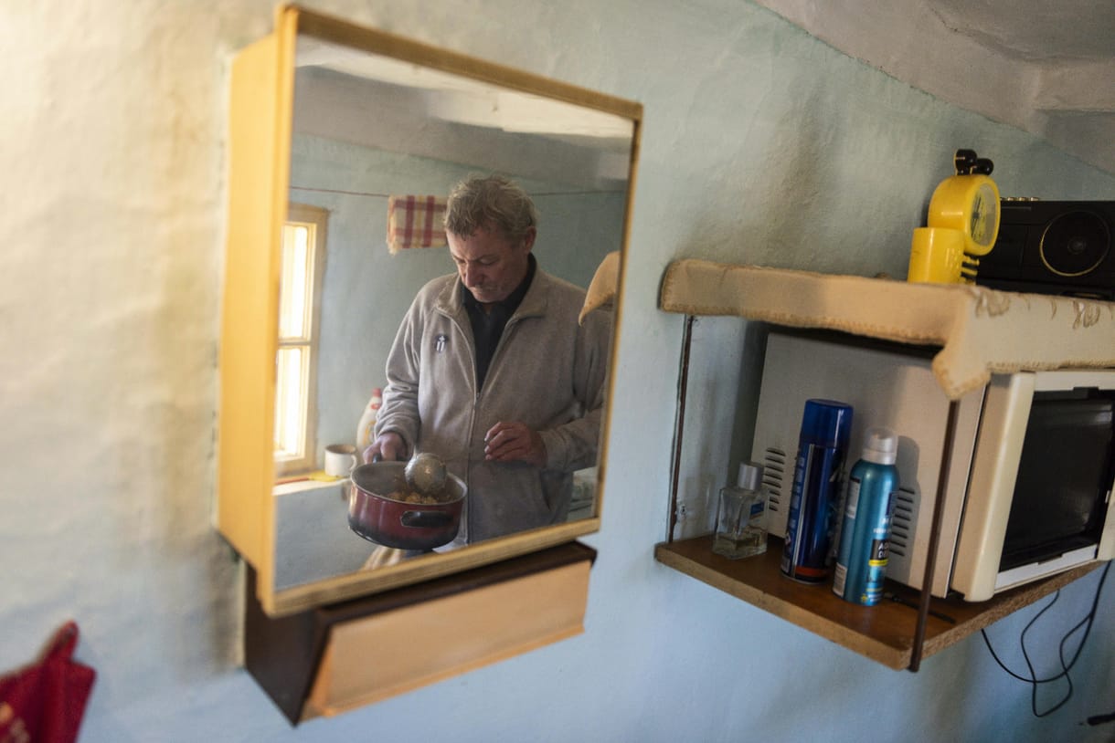 A magyar szegények pénzének már 38 százalékát viszi el, hogy legyen mit enniük