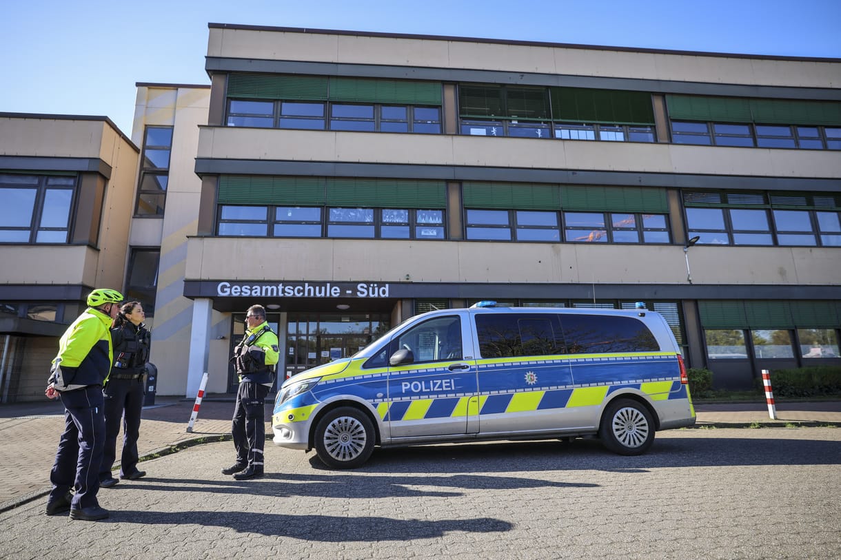 Szélsőjobbos fenyegető levelek miatt több iskola is zárva maradt hétfőn Duisburgban