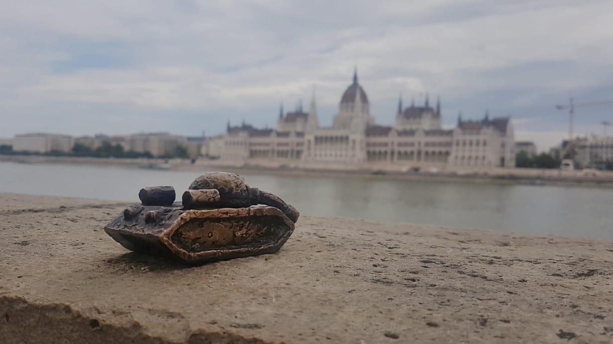 Visszakerült a minitank a rakpartra