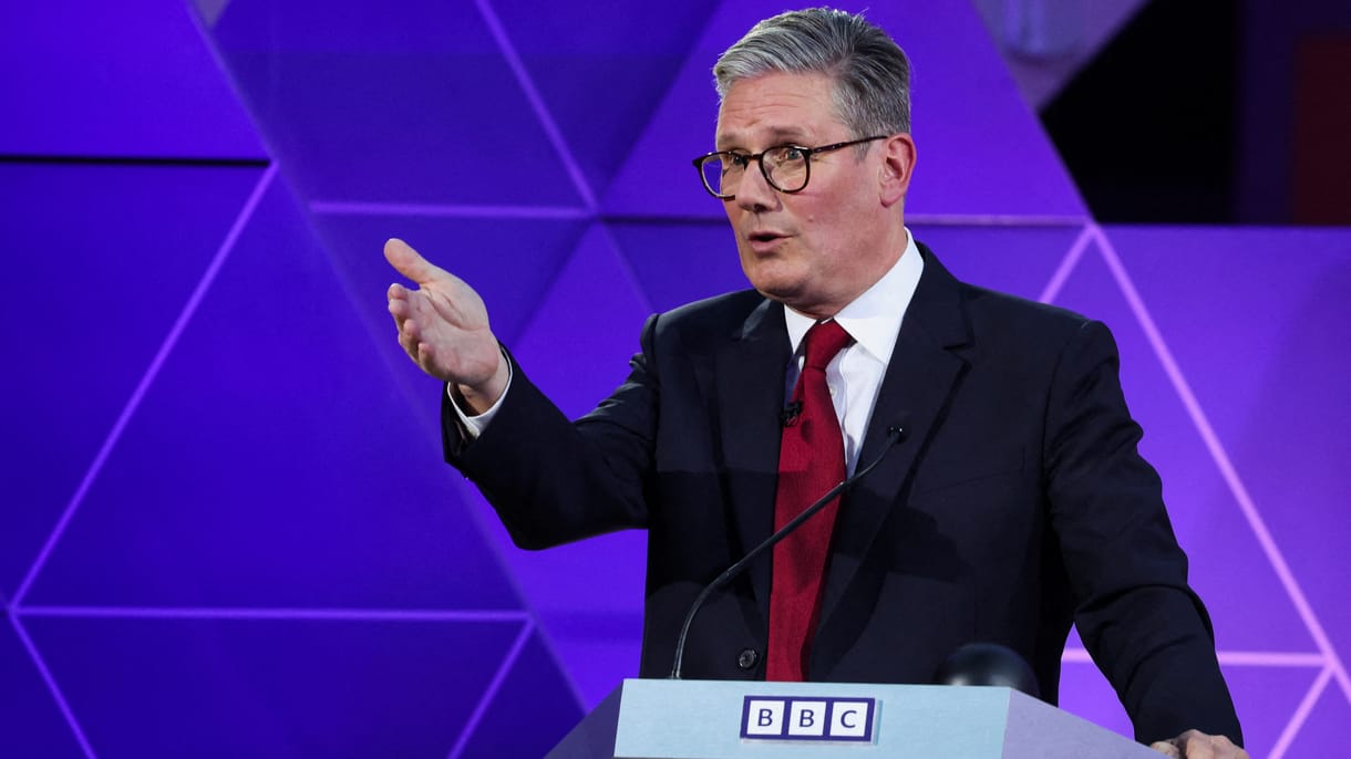 Kritizálják a BBC-t, mert nem játssza a brit miniszterelnököt bíráló karácsonyi dalt