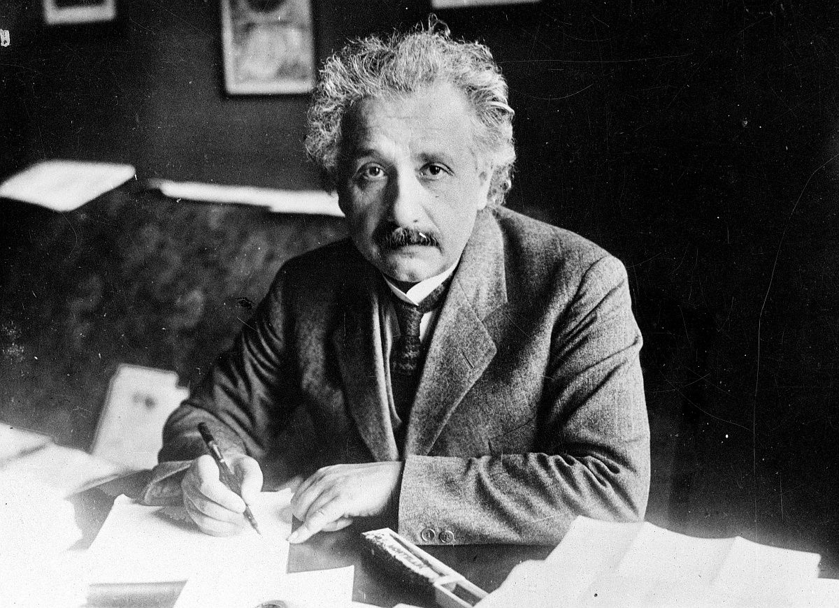 Néhány rasszista mondatért most akkor bojkottáljuk Einsteint?