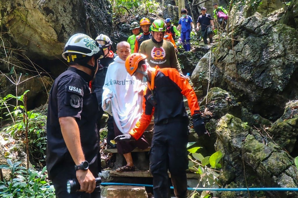 Meditálni ment egy barlangba, négy napra csapdába esett egy thaiföldi szerzetes