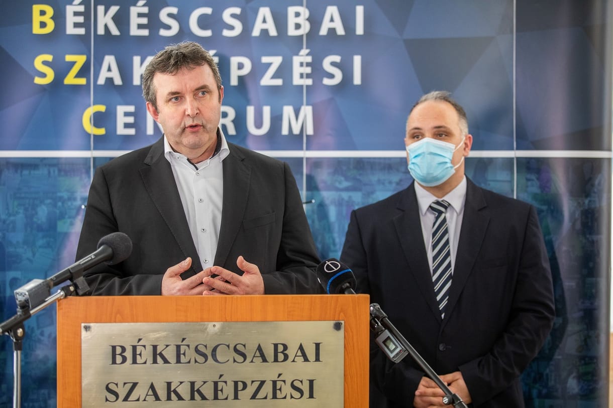 Palkovics: Békéscsaba és Gyula lehet a magyar repülőgépipar központja