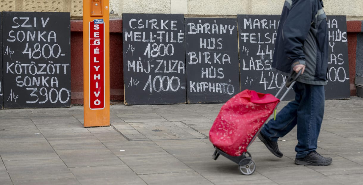Tej, sertéscomb és társaik: van, ami több mint duplájára drágulna, ha a kormány kivezetné az árstopot