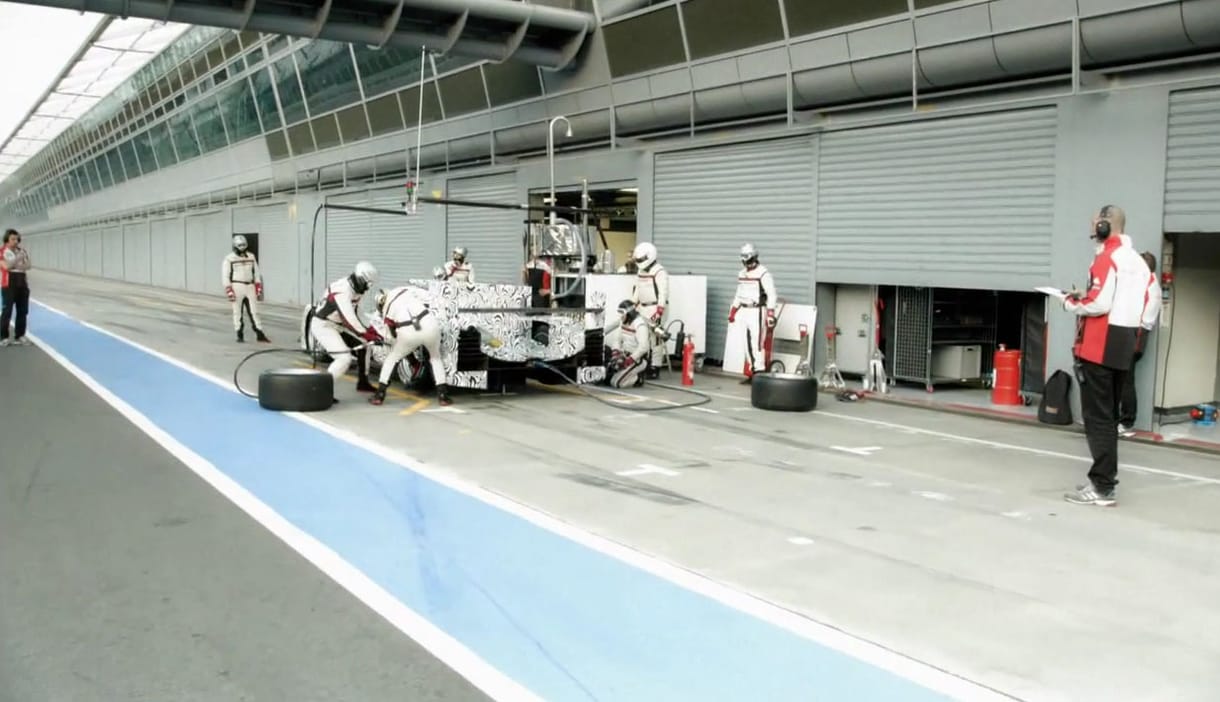 Így szervizelik az új Le Mans-i Porschét - videó