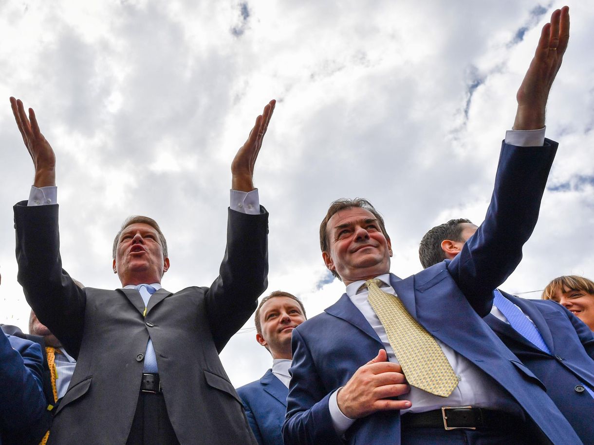 Az exit pollok szerint Klaus Iohannis marad Románia elnöke