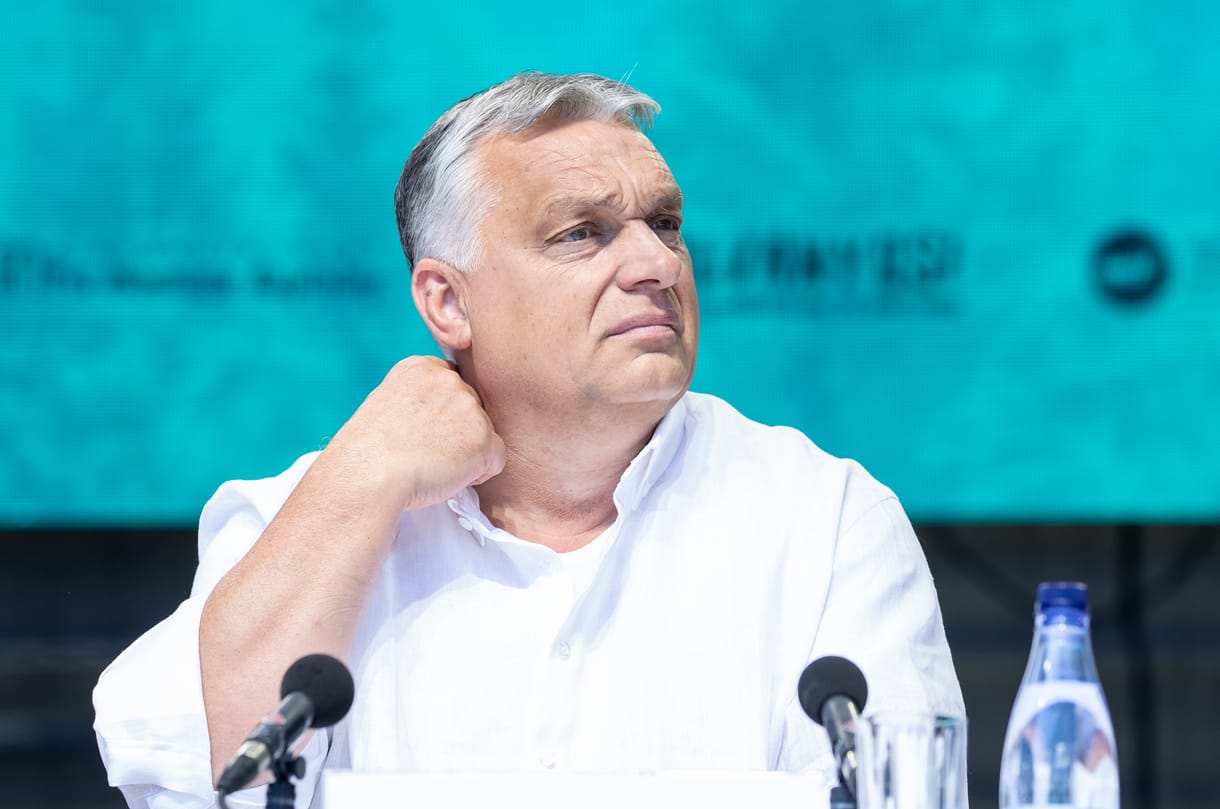 Bekéretett magyar nagykövet ide, Orbánt kiosztó ukrán polgármester oda, a miniszterelnök nem zökkent ki a narratívájából