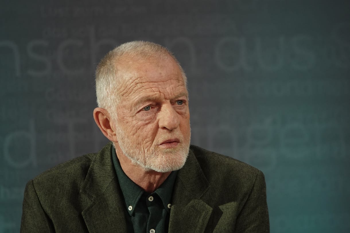 Naplószerűen dokumentált életről olvasunk, aztán kiderül, hogy fikció – könyv a feldolgozatlan gyászról