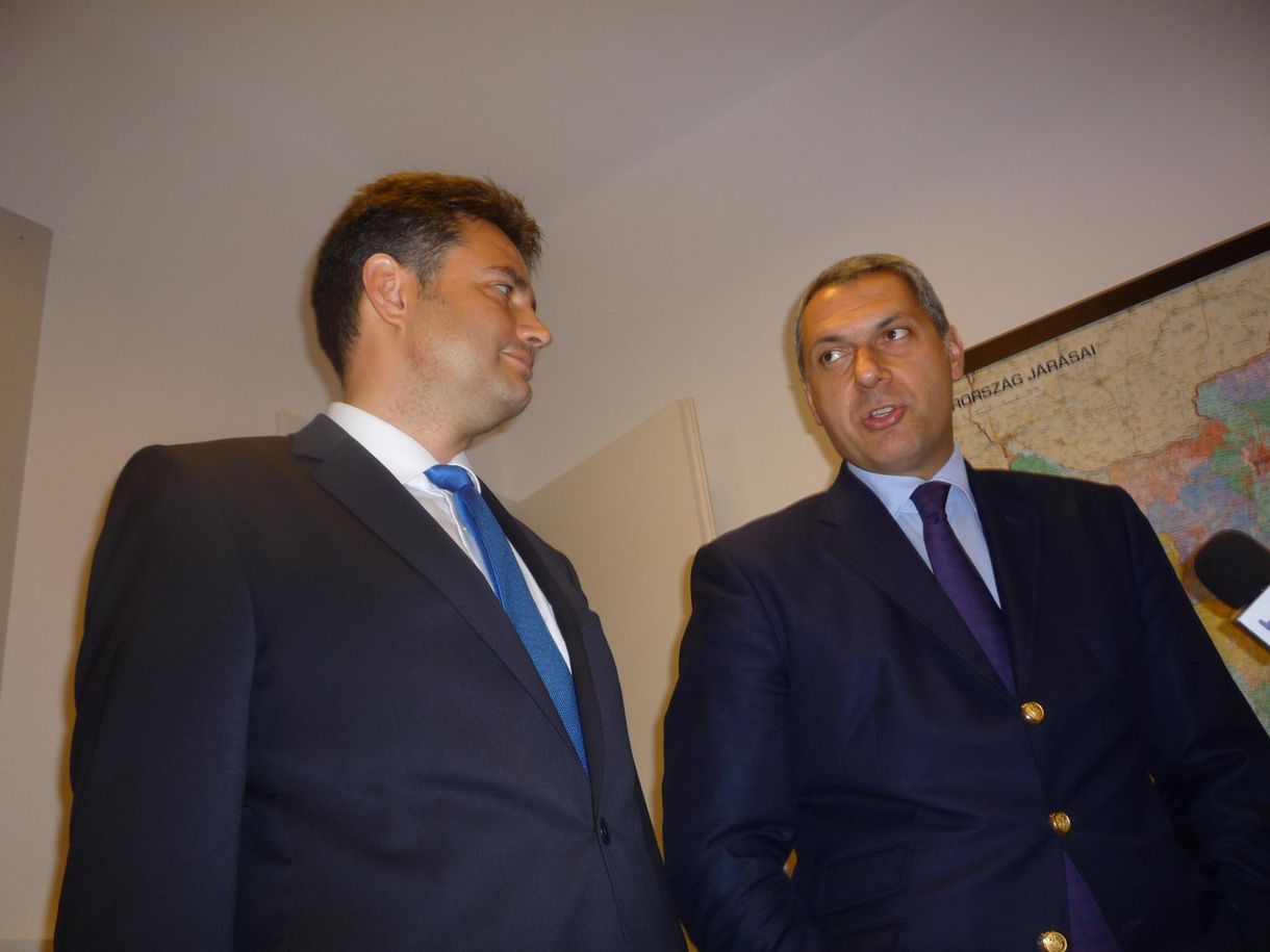 Márki-Zay Péter sorszámot húzott Lázár fogadóórájára
