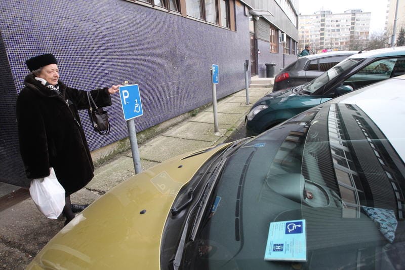 Megszűnik a fizetős parkolás Zalakaroson