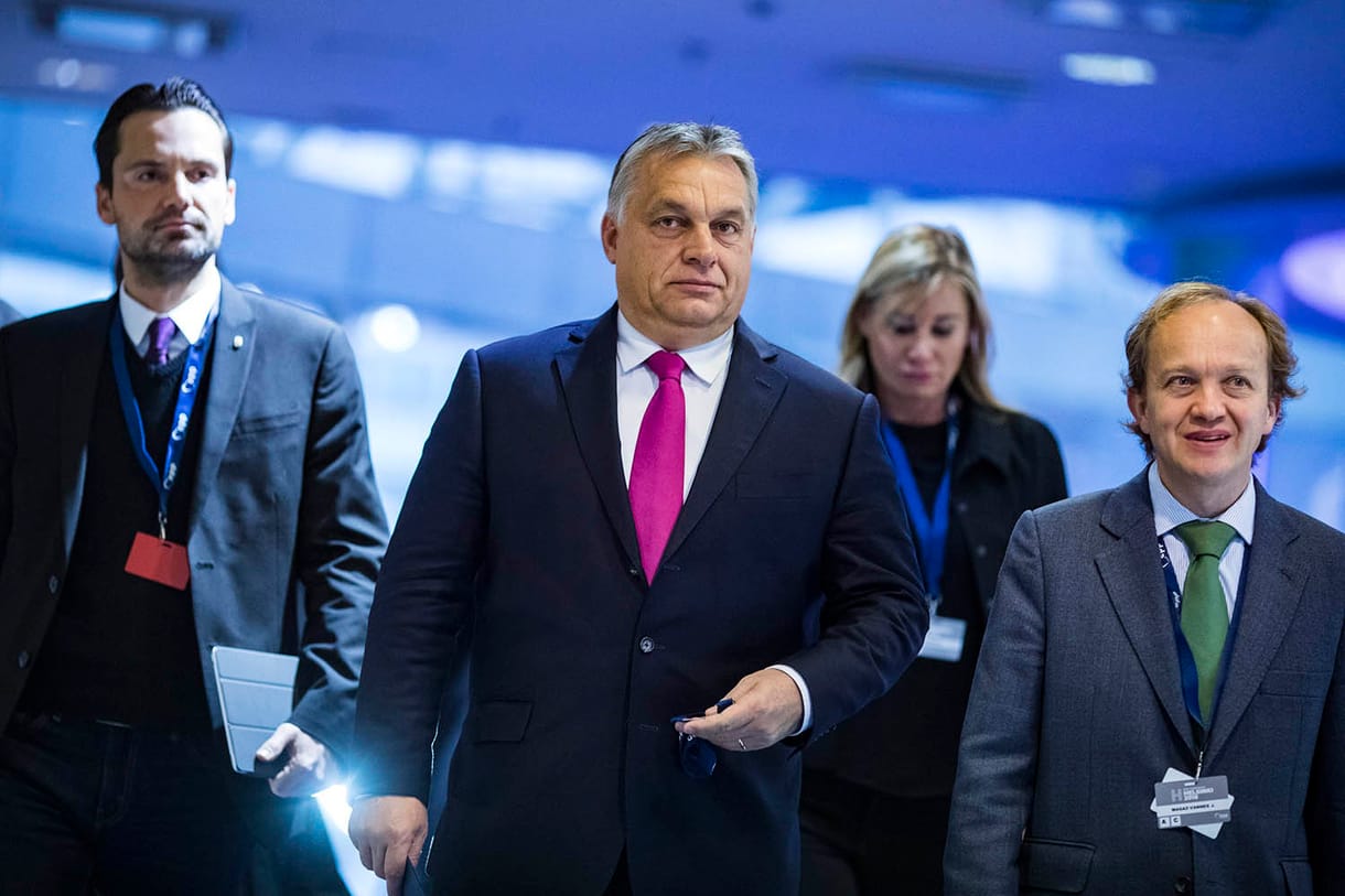 A román Nemzeti Liberális Párt szerint is mennie kell a Fidesznek